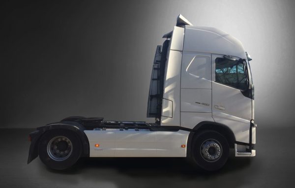 فلاپ بغل ولوو FH500 | کیفیت بالا و نصب آسان - Image 4